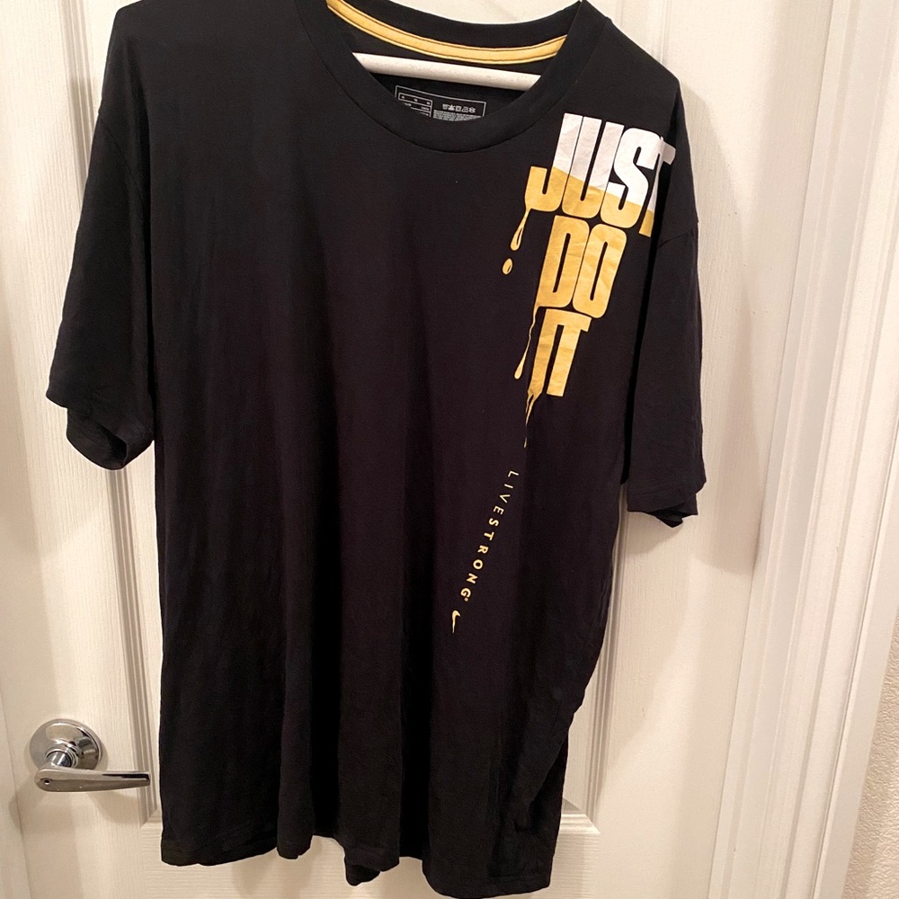 LIVESTRONG NIKE TEE